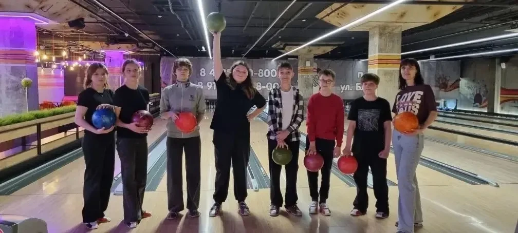 Нескучные каникулы!  🎳Ученики 6Г класса проводят свои каникулы с пользой и удовольствием! Вчера ребя