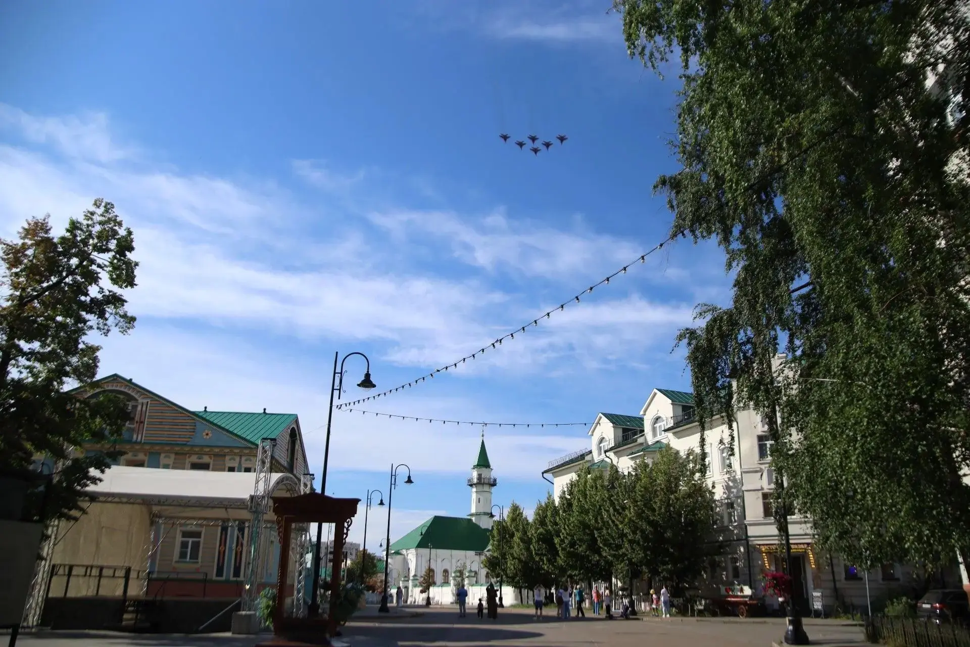 ✈️ Если вы сейчас смотрите в окно и слышите гул над крышами — не пугайтесь. Мы тоже сна...