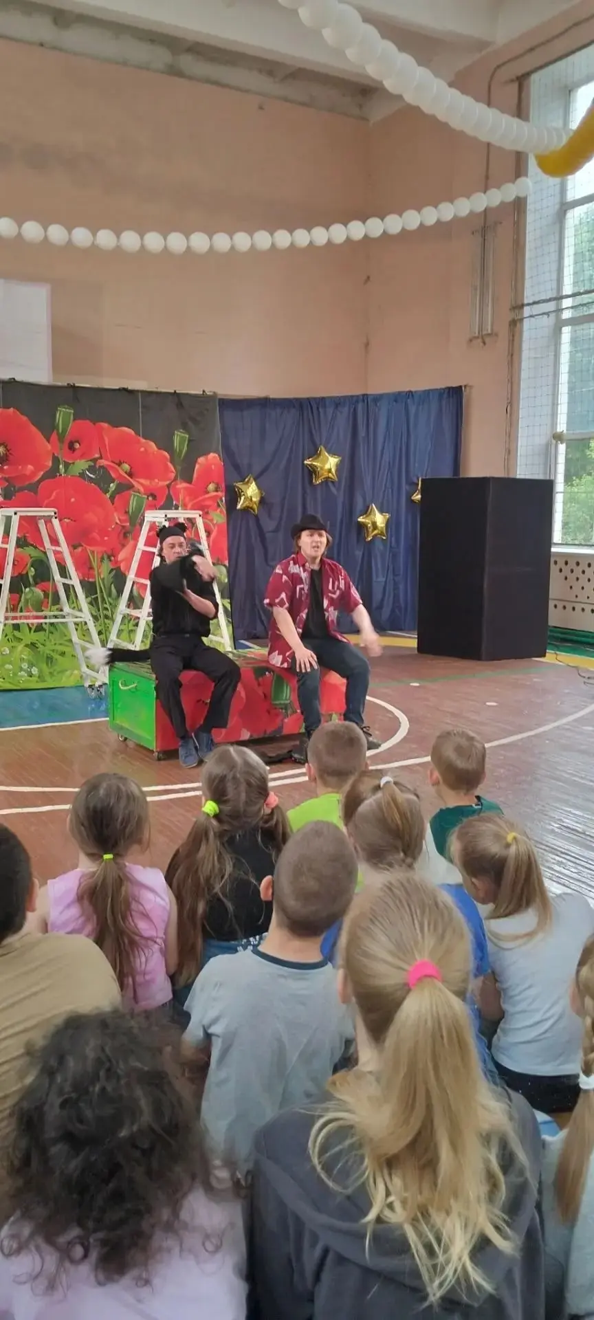 🎭 Сегодня в нашем лагере «Непоседы» было по‑настоящему волшебно: к нам приехали актёры Тульского те