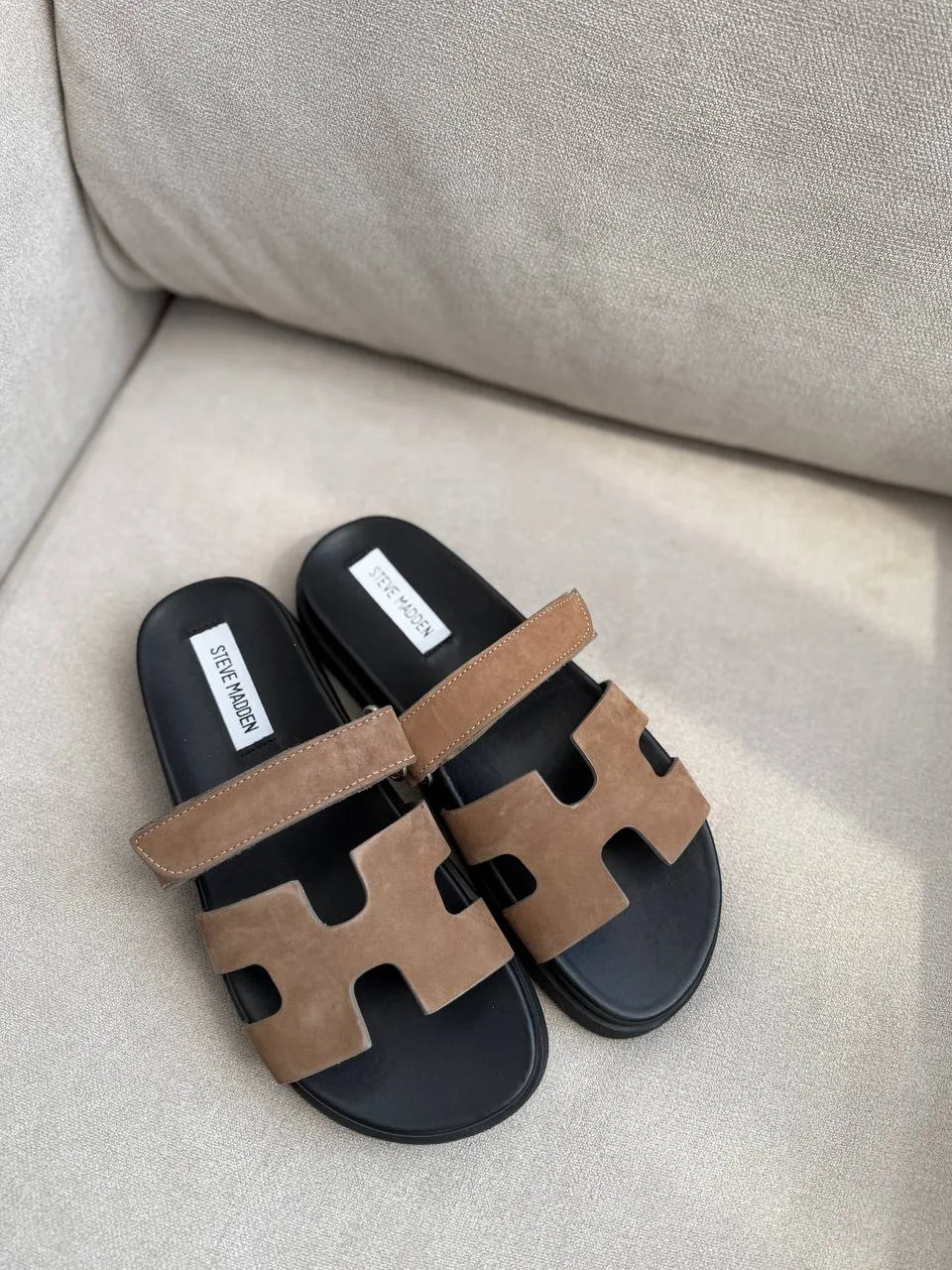 В наличии трендовые сандали  Steve Madden
