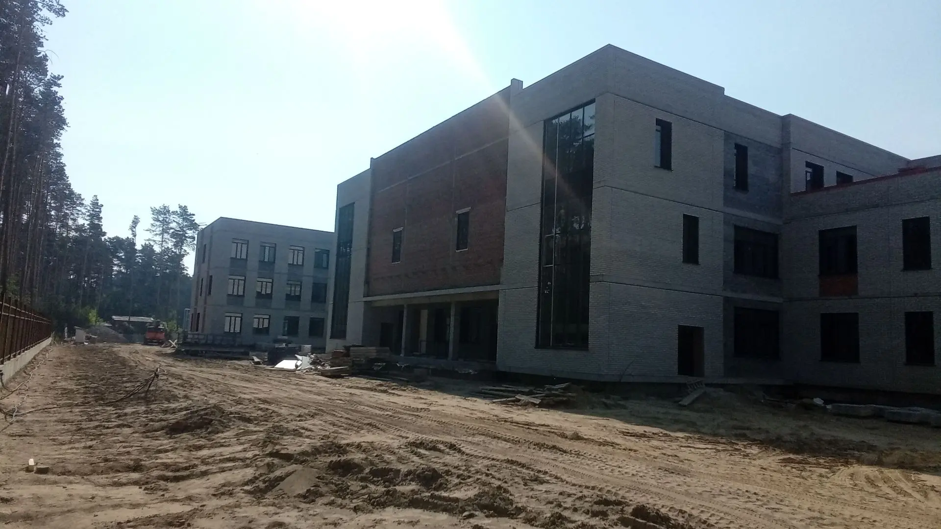 🏗️Новая школа строится в Новосибирском районе по госпрограмме
⁣
✅️Школа на 550 учеников возводится 