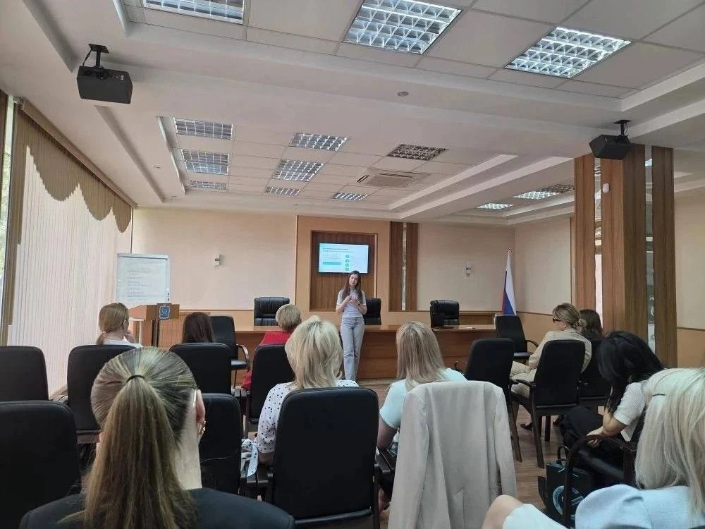 🧑‍🎓 Сотрудники МФЦ Подольска повысили квалификацию на тренингах от крупнейшего банка России  Предста