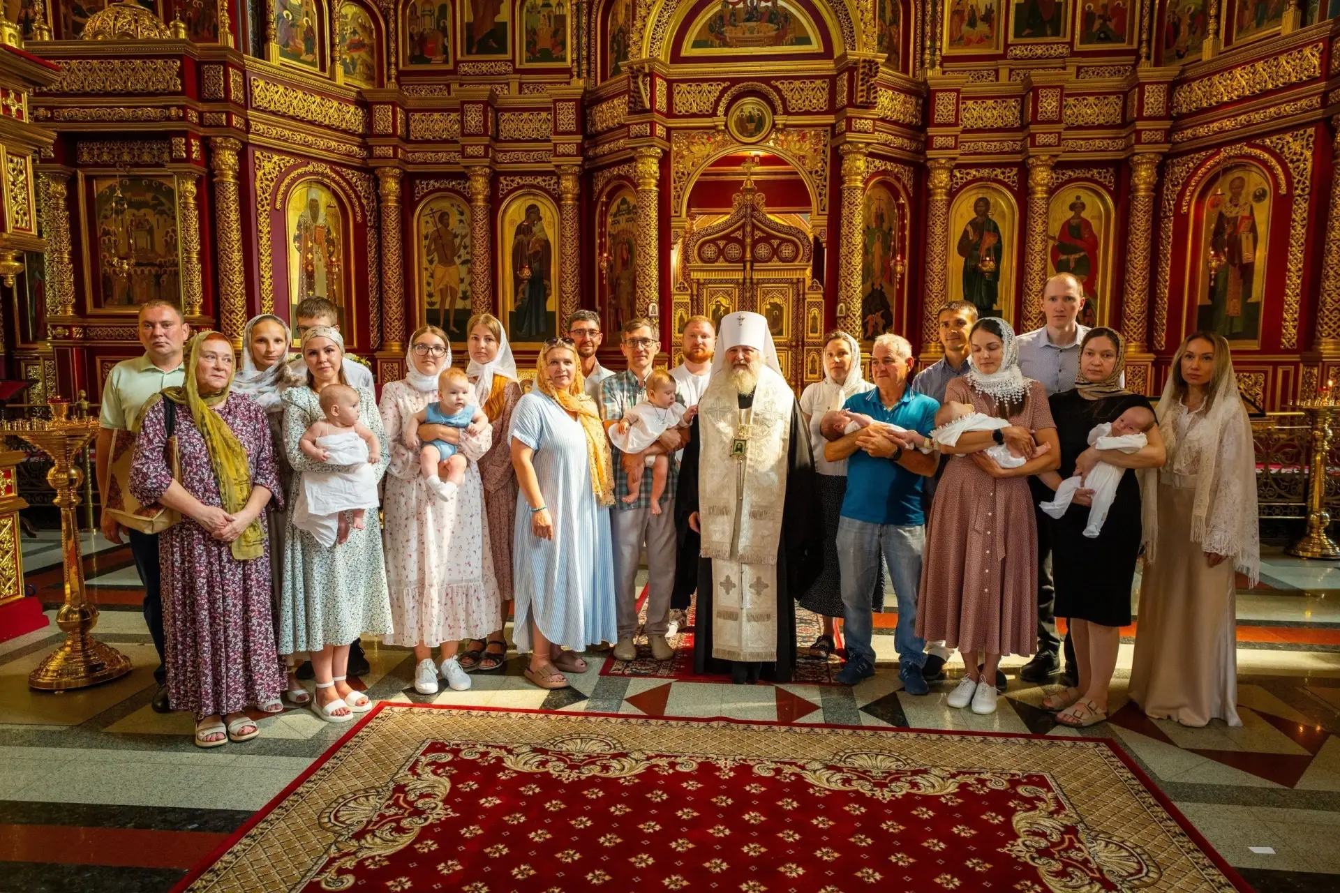 В Югре стартовала новая традиция оказания поддержки семьям с несколькими детьми 👶✨

В Воскресенском