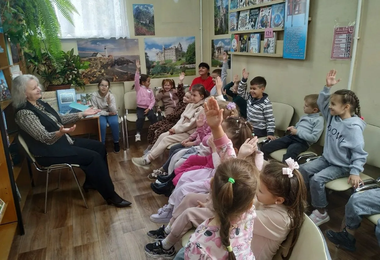[СУПЕРГЕРОИ И ВОРИШКИ: ПРИВЫЧКИ ПОЛЕЗНЫЕ, ОПАСНЫЕ И ВРЕДНЫЕ]
