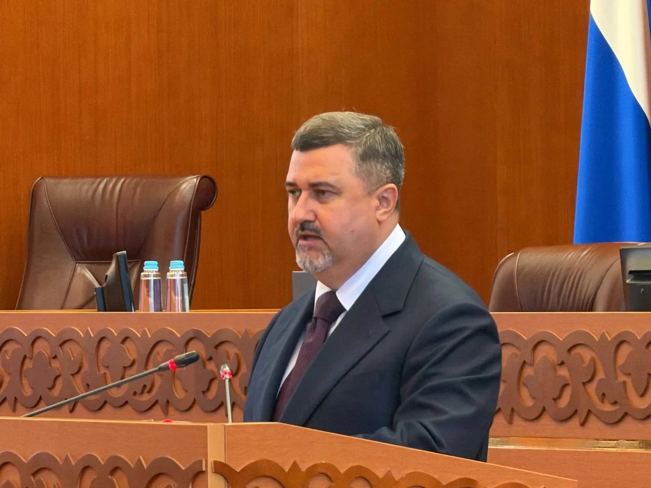💬 В эти минуты проходит первое заседание Народного собрания Дагестана VIII созыва
