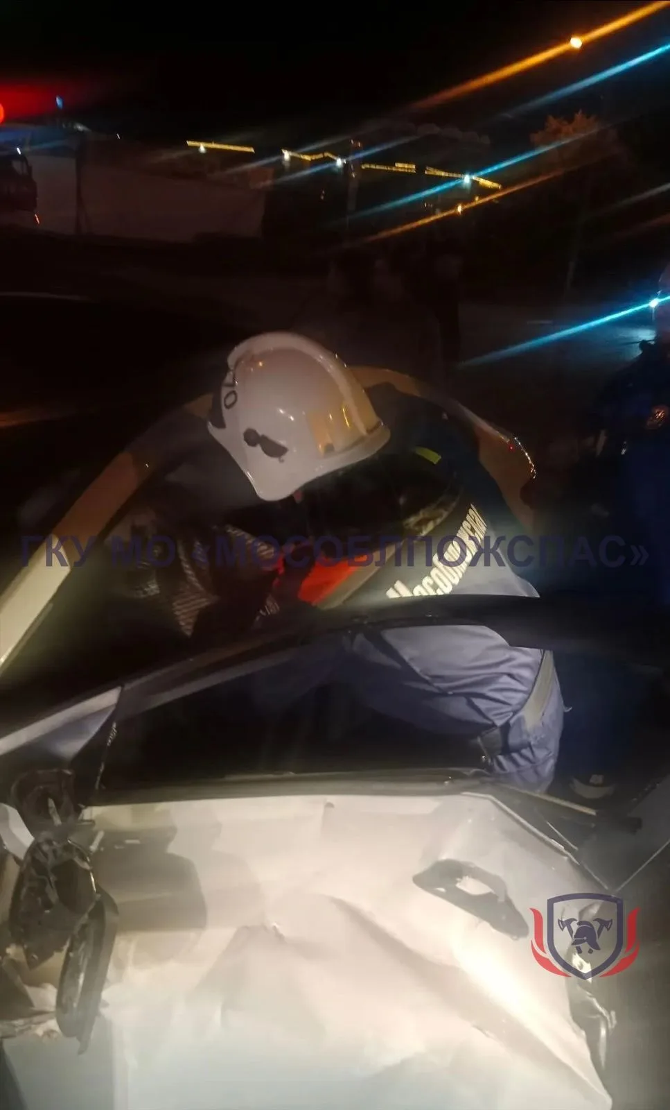 🔴Спасатели #Мособлпожспас деблокировали пострадавших в ДТП под Дмитровом