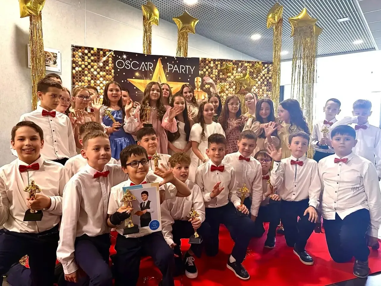 🎬 Кинопремьера года: «Оскар» в нашей гимназии!  В нашей гимназии прошёл по-настоящему звёздный день 