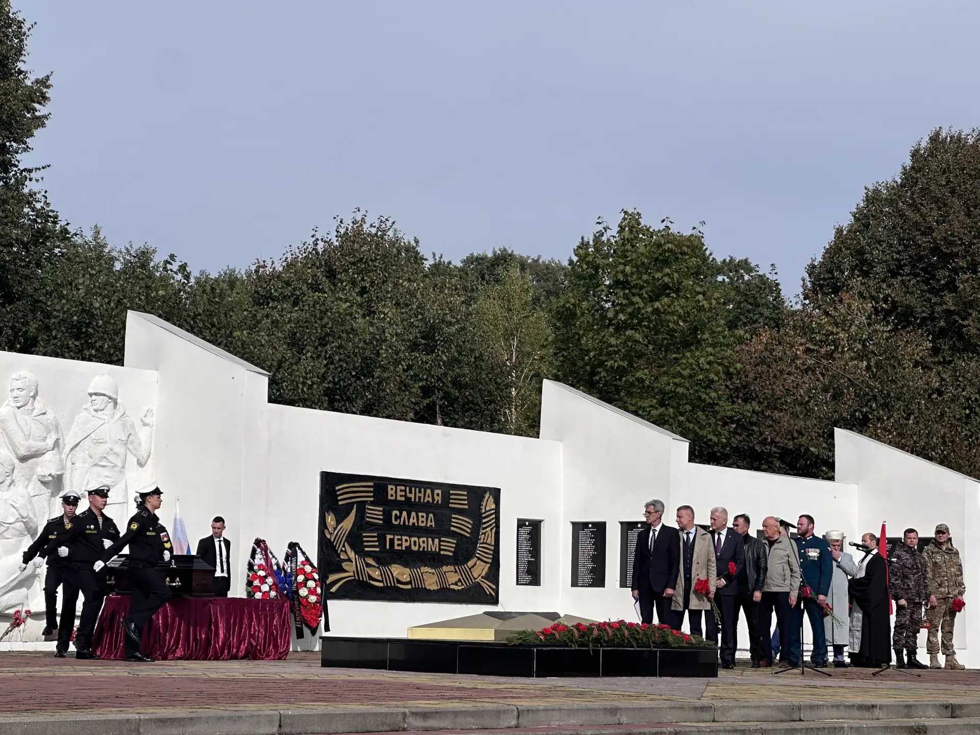 В Ладушкине сотрудники СУ СК России по Калининградской области приняли участие в церемо...