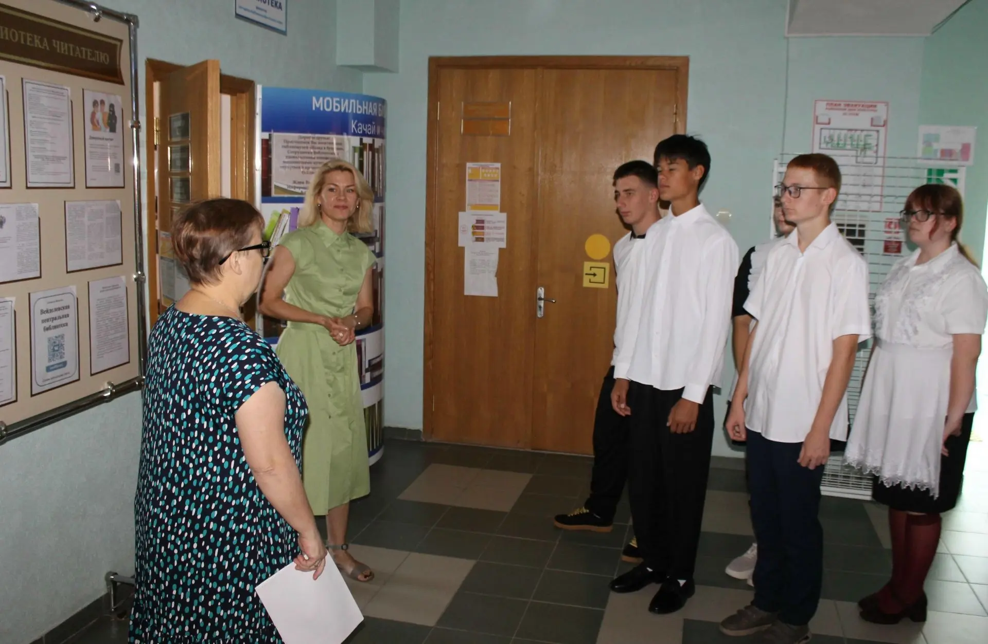 День открытых дверей в библиотеке стал ежегодной традицией для жителей поселка. В первы...