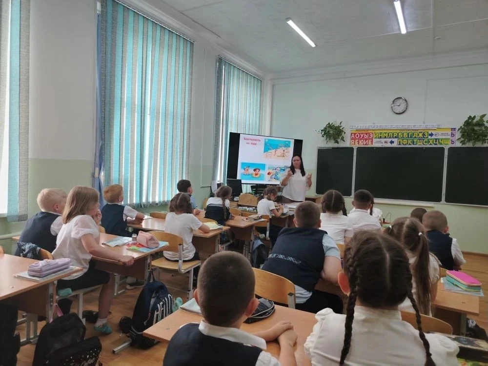 В преддверии летних каникул среди обучающихся были проведены профилактические мероприятия, направлен