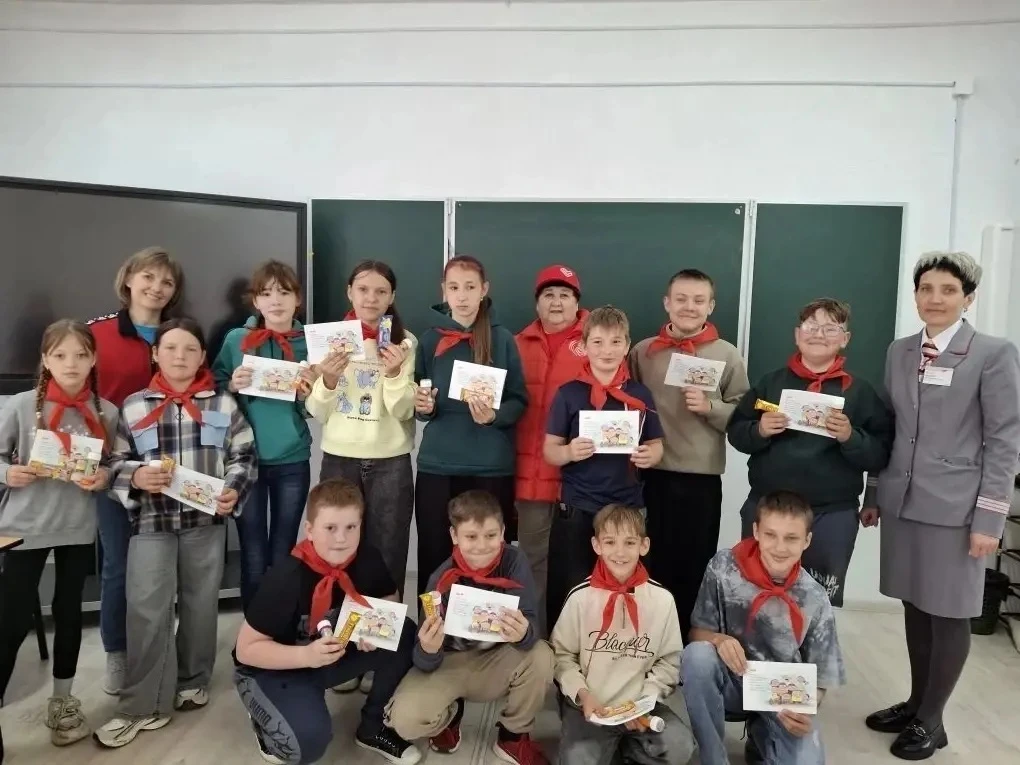 📌В честь Международного дня защиты детей   на площадки  "Точка роста"  и " Мост дружбы...
