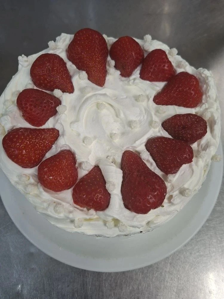 Тортик к чаю для персонала на смене от поваров филиала на Южной 🍰