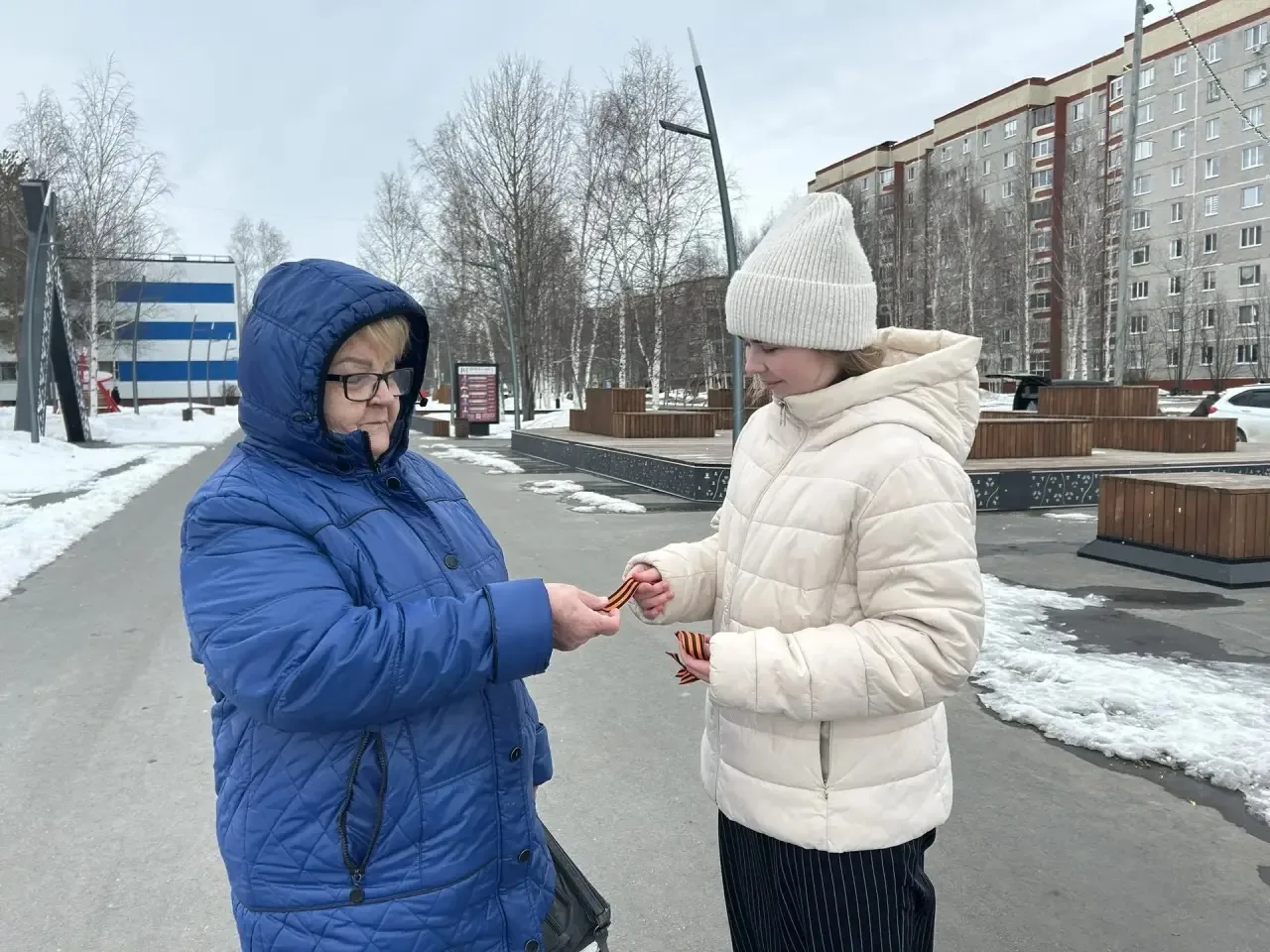 🎖️ Стартовала всероссийская акция «Георгиевская ленточка»   В нашем городе вновь проходит всероссийс