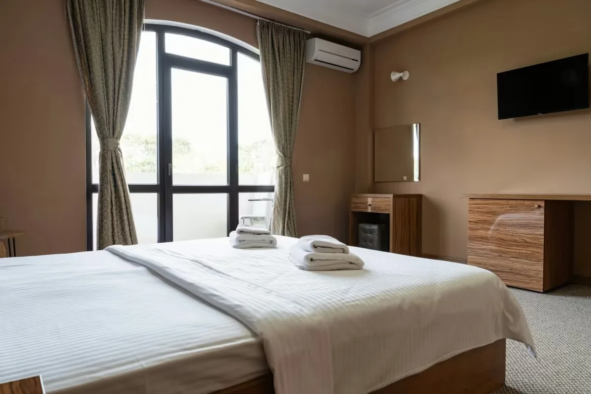 АБХАЗИЯ 🌴  🏨Грейс Фаорс 3* 📍Гудаута, 100 м до моря  ✅Новенький отель 2024 года постройки.  Красивый,