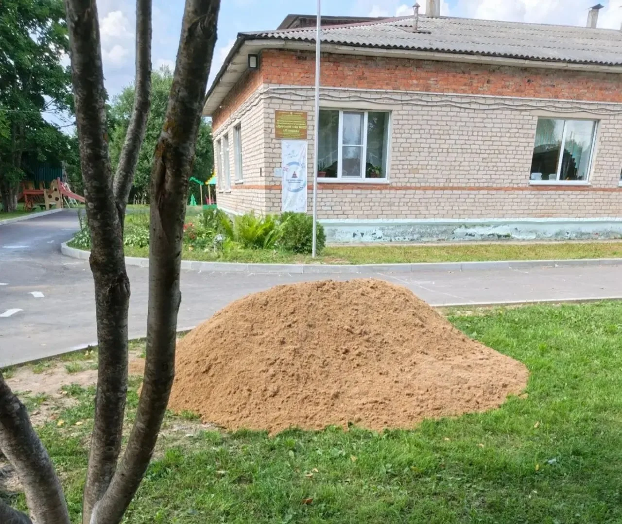 Боровский депутат дал денег на ремонт совьяковскому детскому саду и митяевской бане
 
Детский сад по