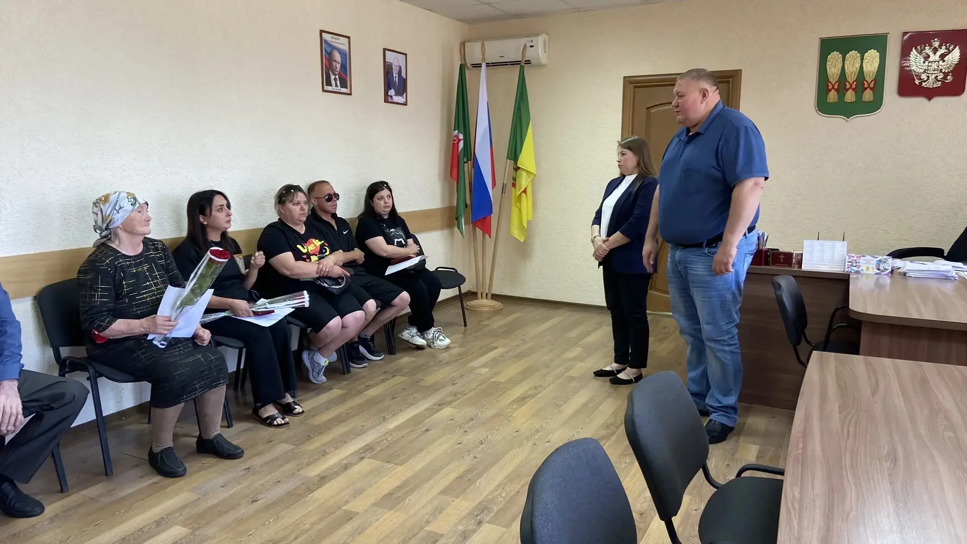 Глава Камешкирского района Дмитрий Мануковский вручил ордена Мужества (посмертно) семьям наших герое