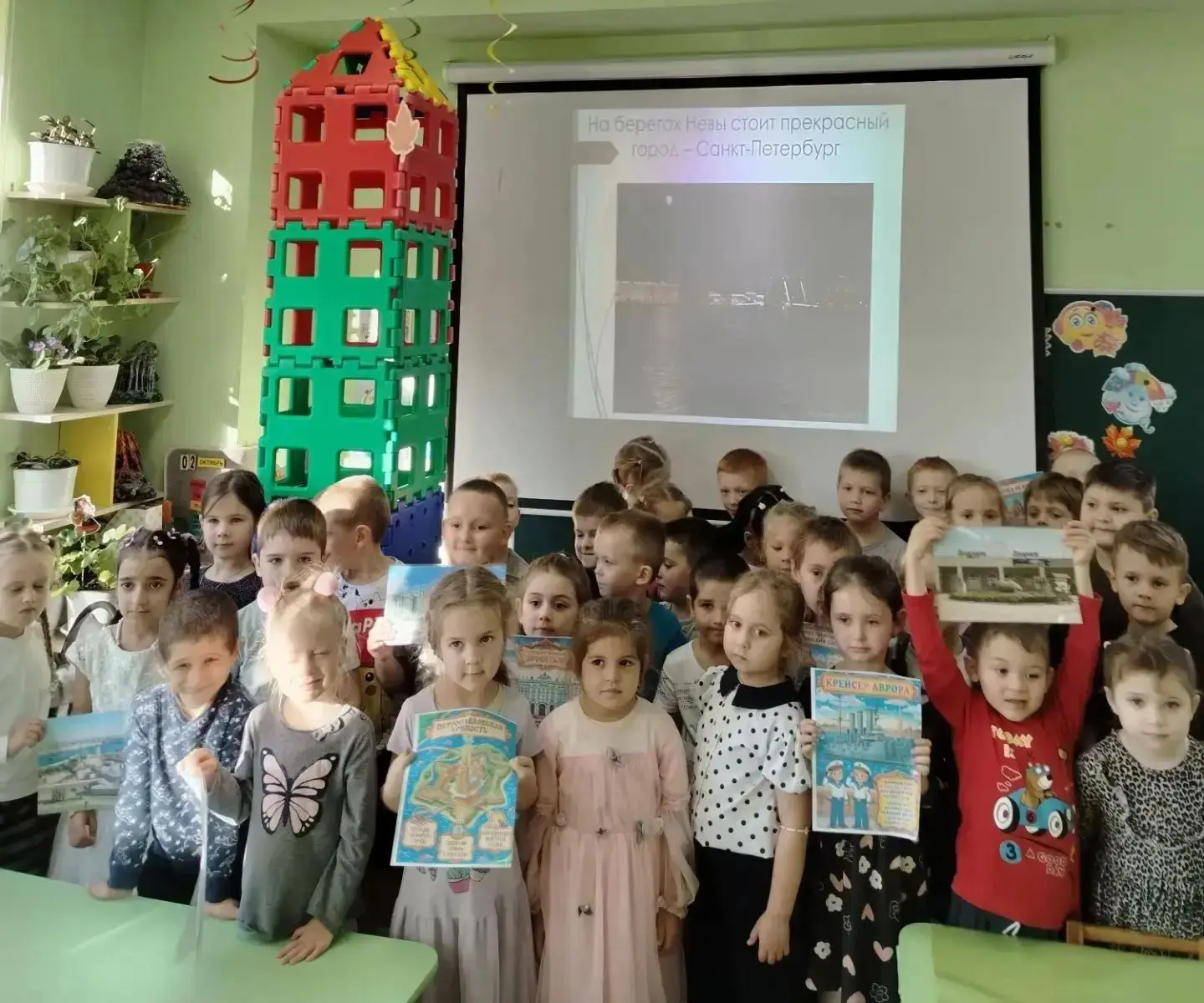 🟥В рамках межгруппового взаимодействия в подготовительных группах "Веснушки"✨ и "Почем...