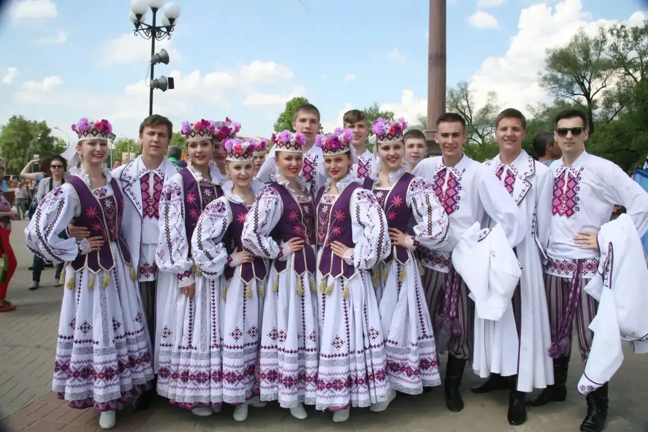 2 апреля мы отмечаем День единения народов России и Беларуси. Две страны объединяют общие традиции, 