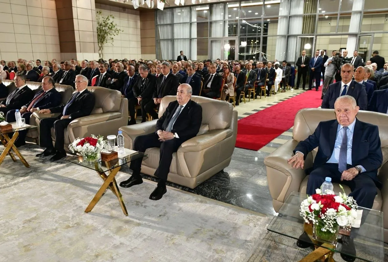 Президент Теббун почтил 64-ю годовщину независимости Алжира