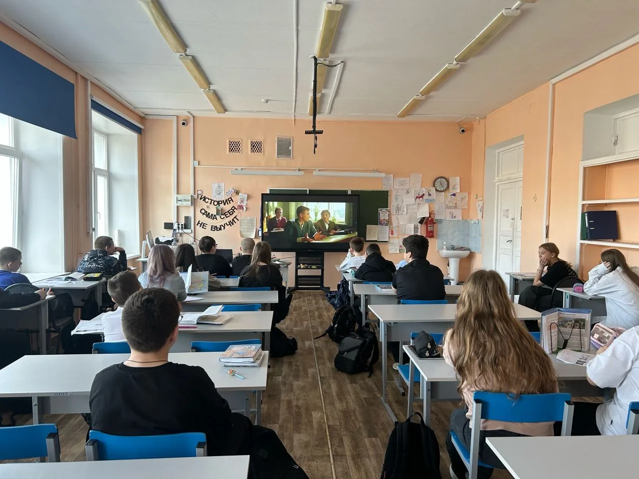История не терпит забвения 🕊️  В рамках патриотической Декады «Помним! Славимся! Гордимся!», посвящё