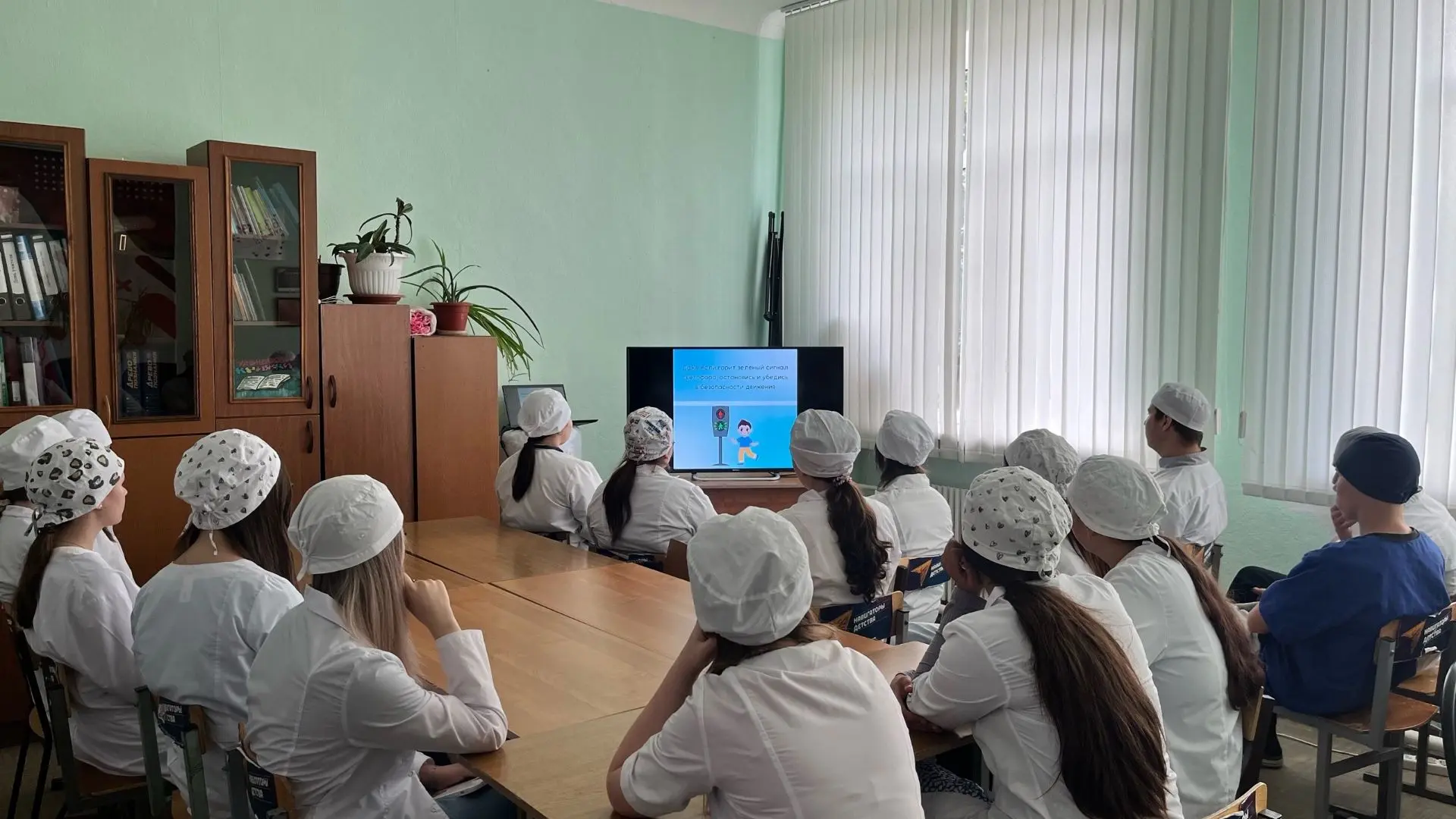 В ГБПОУ ГКП прошёл тематический просмотр видеороликов на тему «Правила дорожного движен...