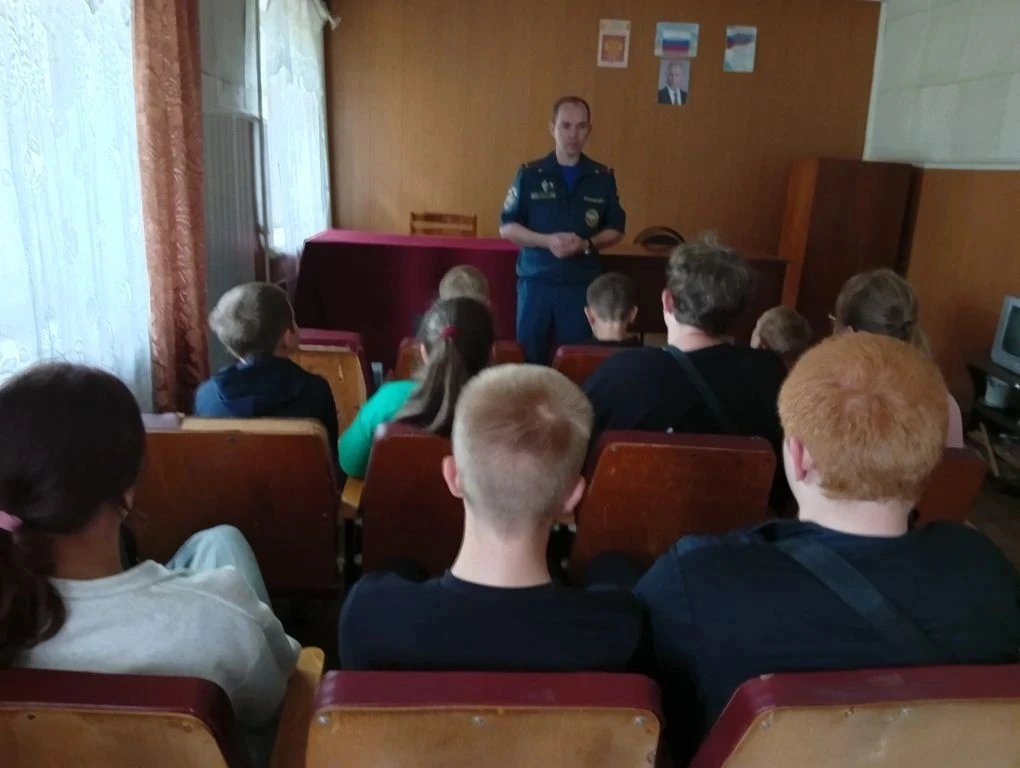 15 июня дети из пришкольного лагеря «Одуванчик» посетили пожарно-спасательную часть № 39 г.Унеча, чт