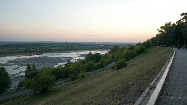 Уровень воды в Томи в Томске опустился почти до рекордного минимума