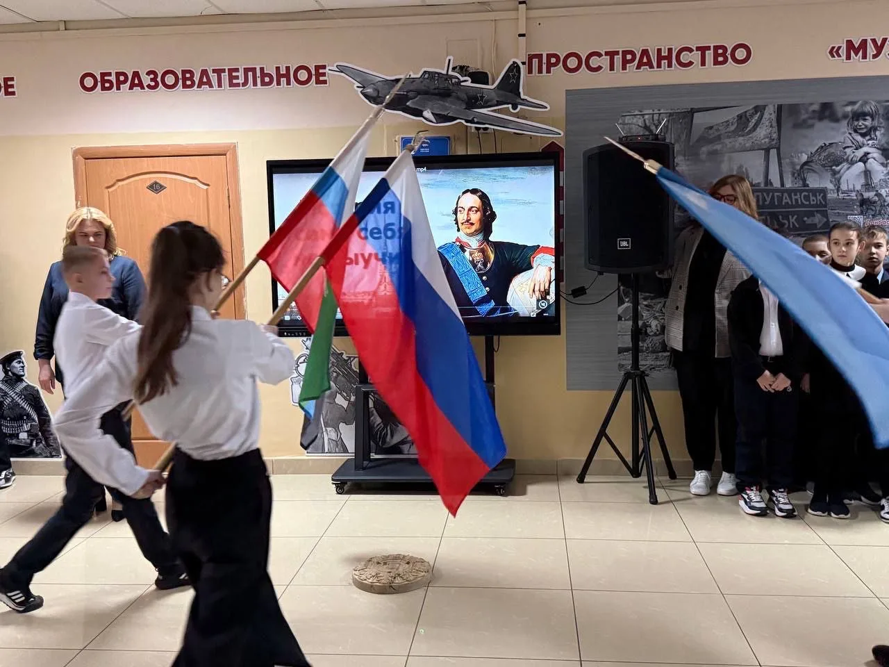 📚 Понедельник — день не просто тяжелый, а... СОЗИДАТЕЛЬНЫЙ! Стартует новая учебная неделя, и в фокус