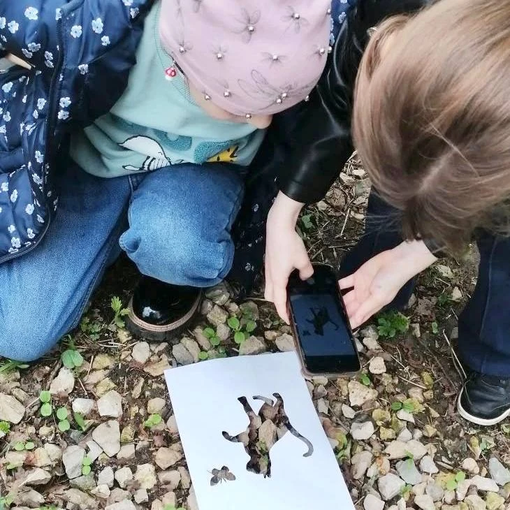 🌳 Творчество на свежем воздухе  Во 2 «А» классе прошёл внеклассный интегрированный урок, который объ