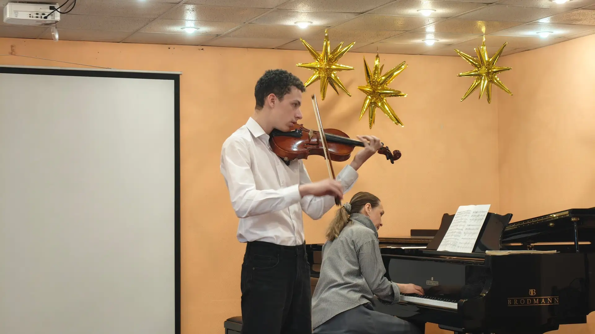 🎓 Наши выпускники успешно сдали итоговые экзамены! 🎶