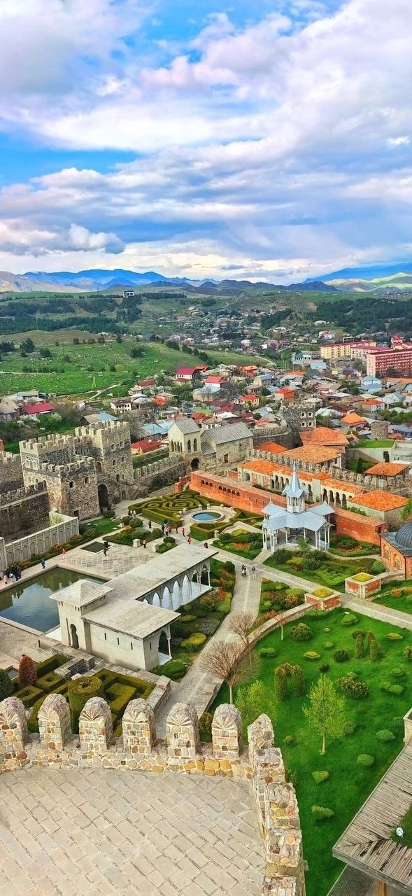 🇬🇪 ГРУЗИЯ НА 5 НОЧЕЙ 47 000 р/чел на завтраках🇬🇪

Летим прямым рейсом из Екатеринбурга до Тбилис