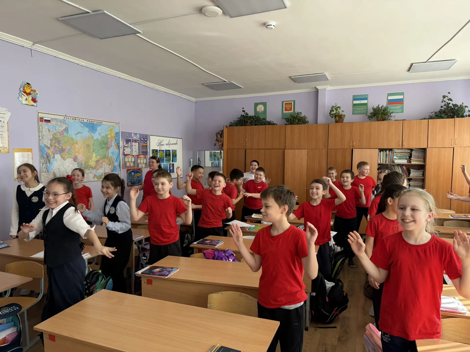 Сегодня наши маленькие Орлята России отправились в увлекательное путешествие в мир экологии в рамках
