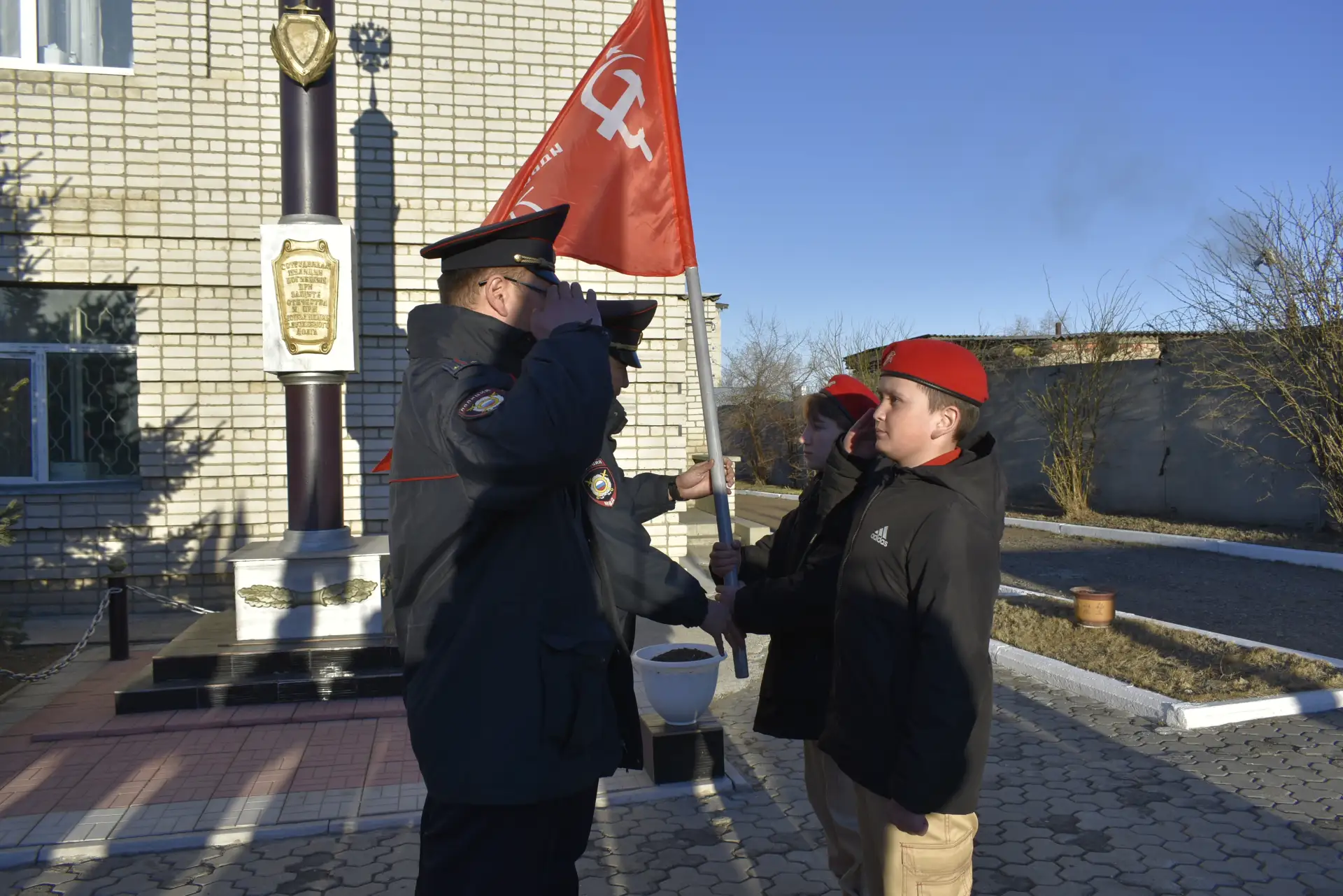 В Забайкальске стартовали автопробег «Эх, путь дорожка фронтовая» и автомарафон «Знамя Победы»  В по