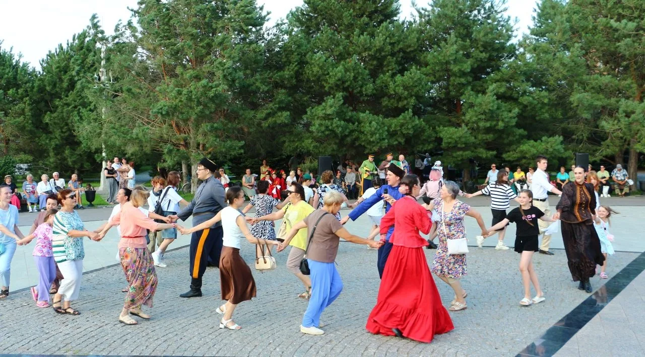 Астраханцев вновь порадуют «Русские вечерки» 💃🕺

25 июля в 18:00 на Набережной Волги у памятника П