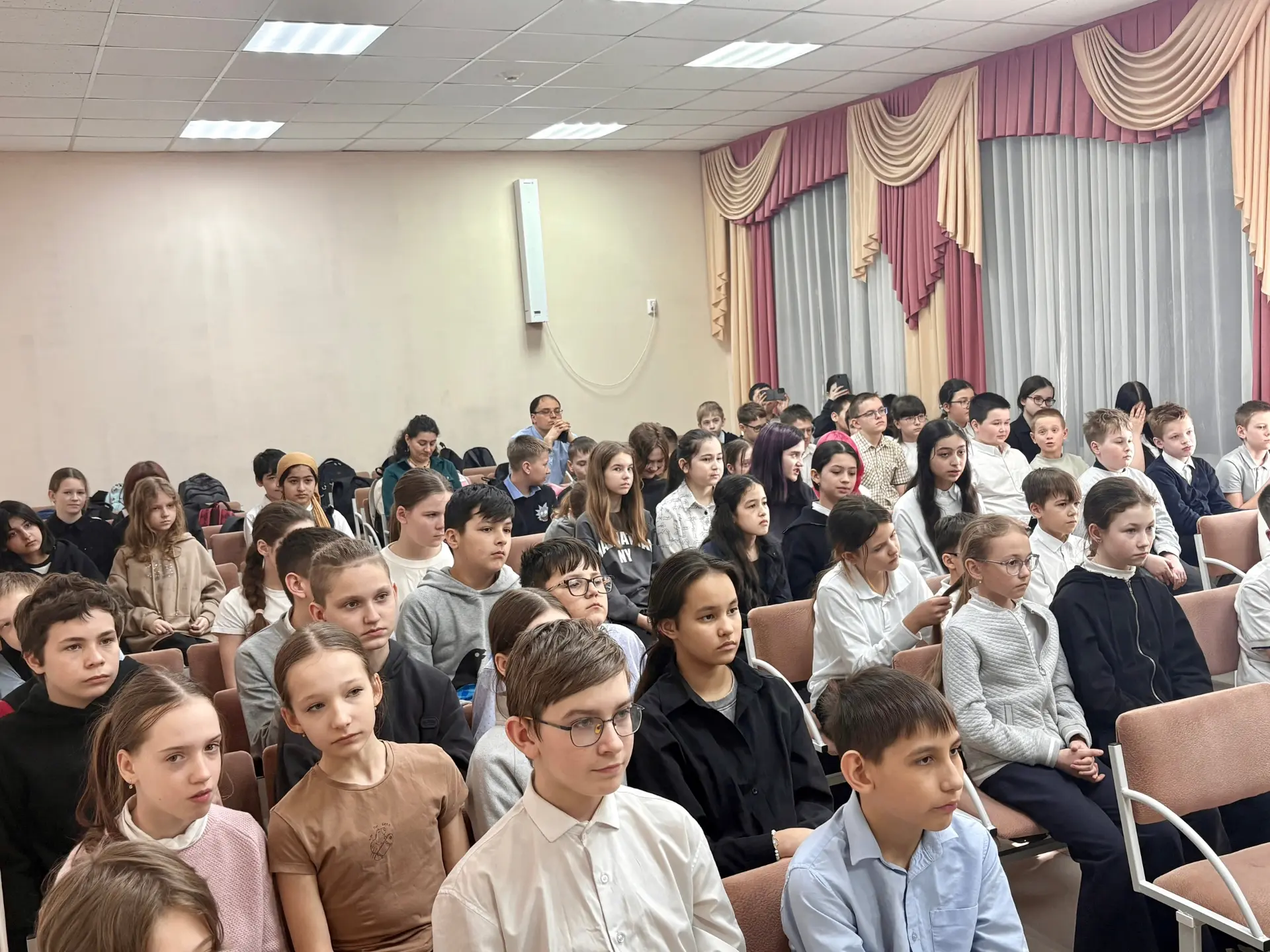 Стихи писать трудно, но делать это надо легко!  21 марта во всем мире чествуют поэзию, но в филиале 