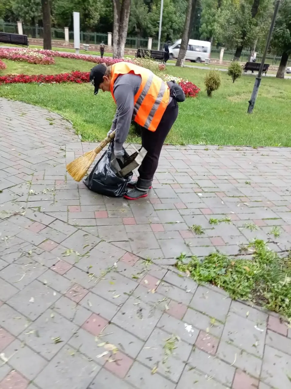🌧 У природы нет плохой погоды — а у города не бывает «неподходящего» времени для чистоты.