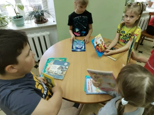 Для детей из пришкольного лагеря школы №2 мы провели литературный микс «Жили - были ска...