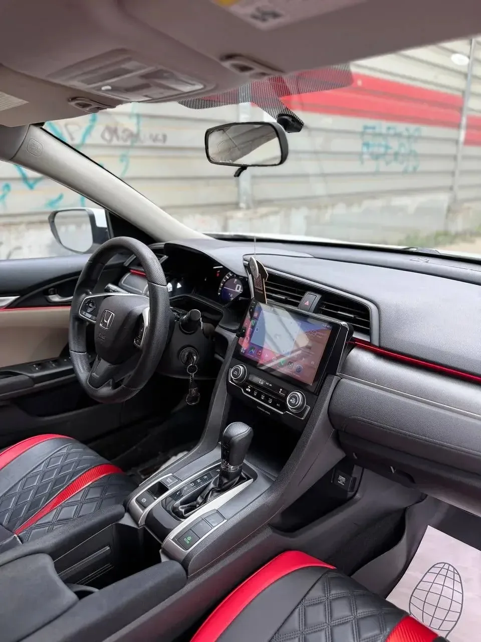 Honda Civic X  2.0 CVT 2017 год  -Без технических и юридических проблем. Три владельца за историю. П