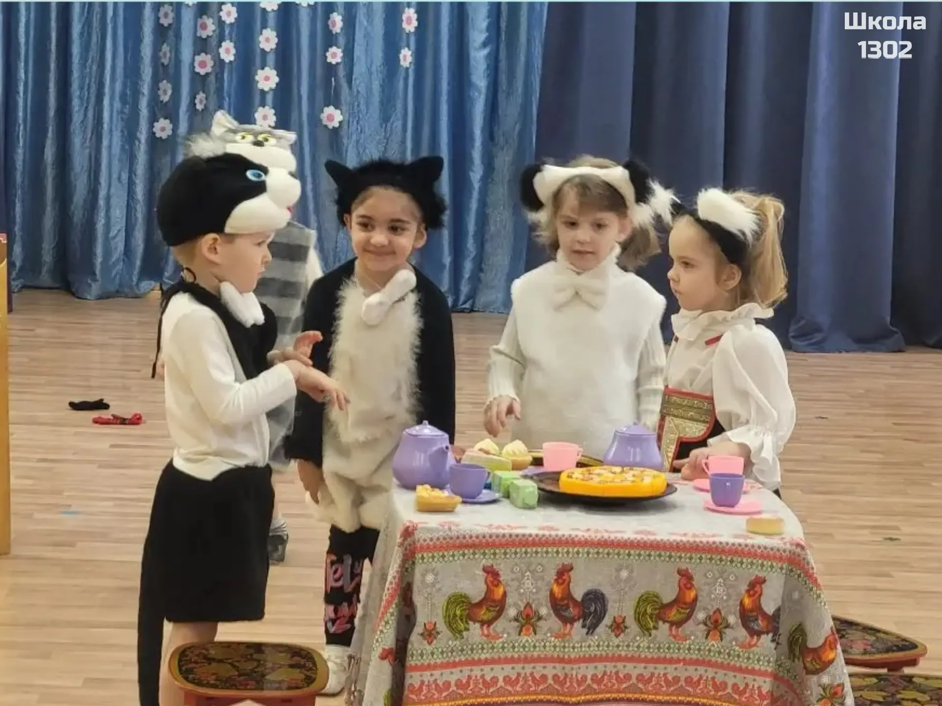 🎭 Наши дошколята занимаются творчеством!  На прошлой неделе мы поздравляли всех, кто любит сцену, тв