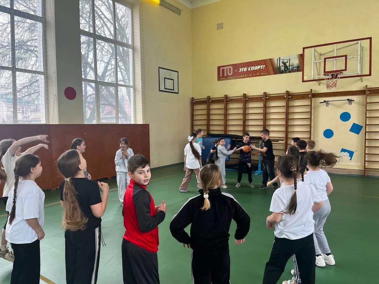 🌟Наши перемены превратились в настоящие праздники дружбы и единства!🌟    В рамках Года Единства Наро