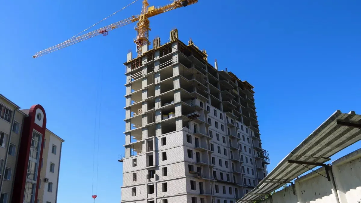Директора фирмы, сорвавшей стройку барнаульского ЖК "Клевер-парк", осудили на 8 лет