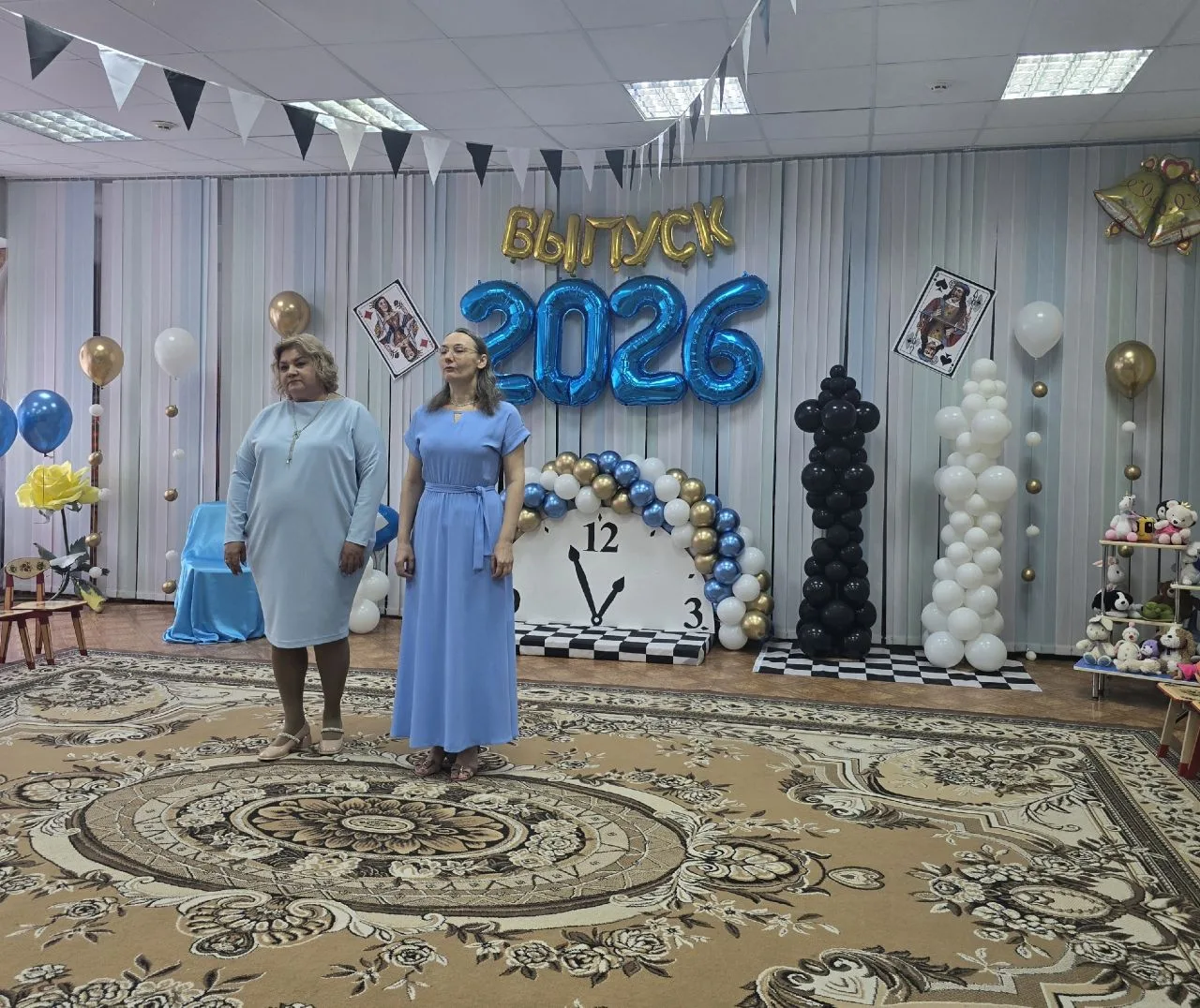 🎓✨ ПУТЕШЕСТВИЕ В СТРАНУ ЧУДЕС ЗАВЕРШЕНО!

Сегодня в нашем детском саду группа №8 устроила настоящую