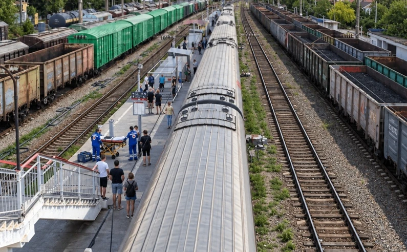 ⚡️ Двух подростков ударило током на крыше поезда в Ростове