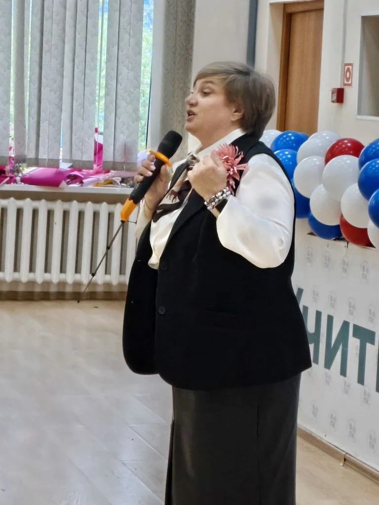 🎓 В Губернаторском лицее прозвенел Последний звонок!  Сегодня для 46 одиннадцатиклассников прозвучал