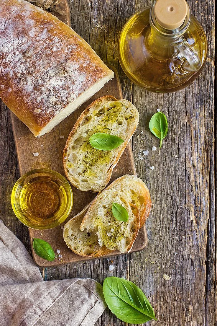 🍞Сыродавленное масло + свежий хлеб – это классическое и очень полезное сочетание.