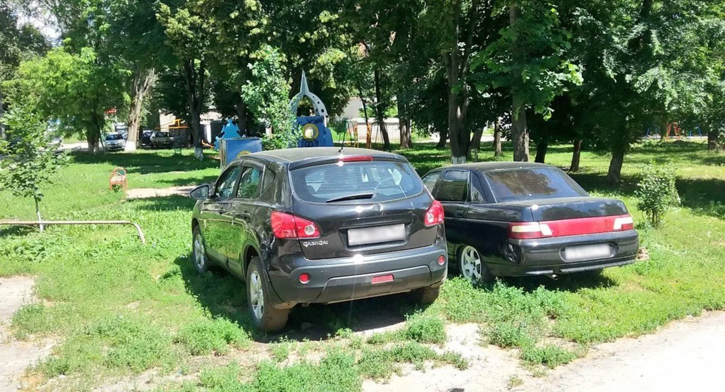 Мособлдума утвердила штрафы за парковку на газонах

Сегодня на 139-м заседании Мособлдумы депутаты п