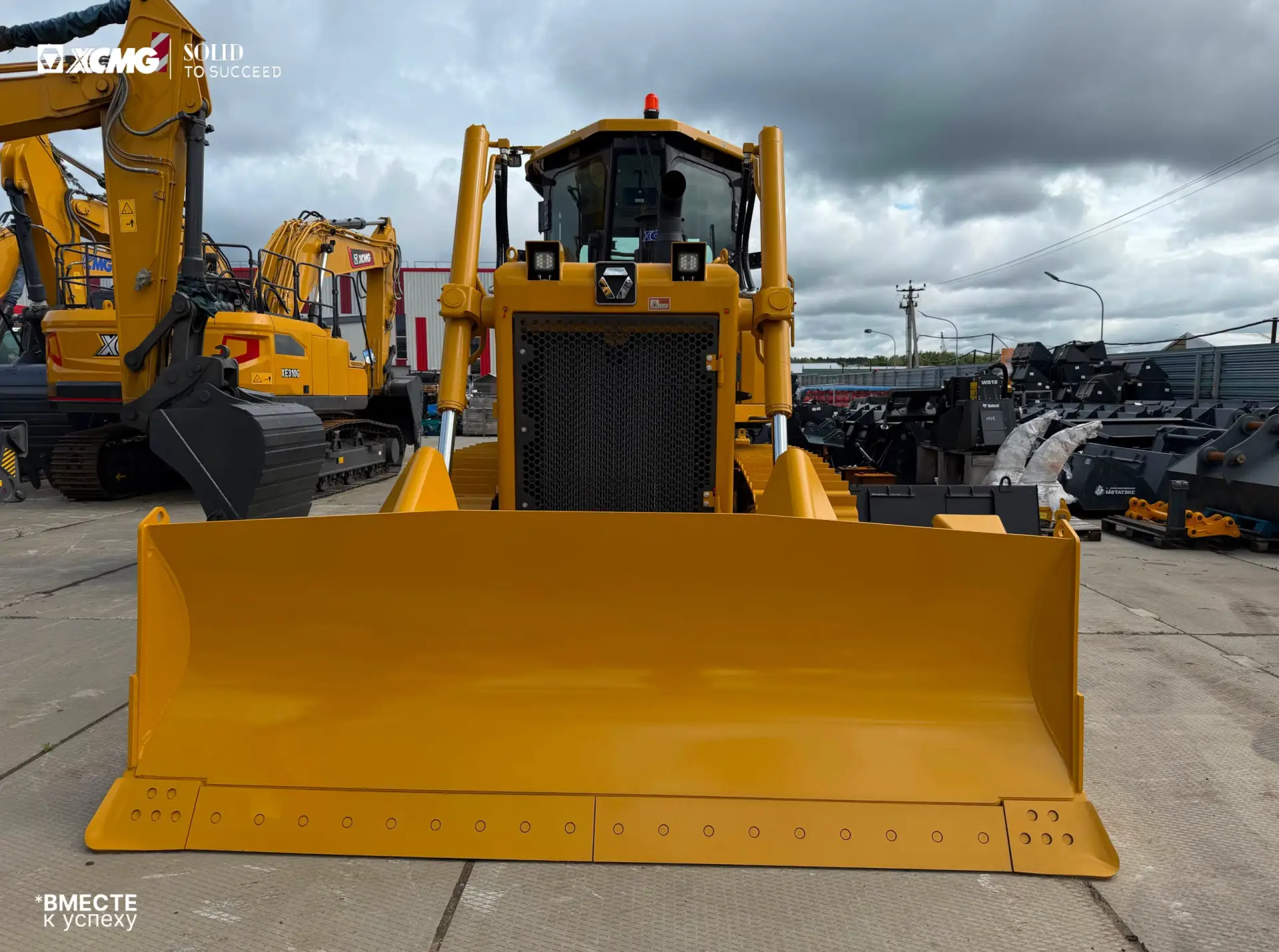 🚜 Представляем гусеничный бульдозер XCMG D5AT