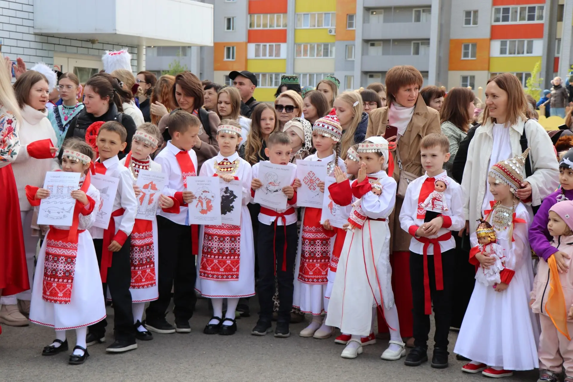 🇷🇺❤️💂🧕🧑‍🌾🫅Сегодня в нашей школе  с широким размахом прошел  III семейный фестиваль национальных игр,