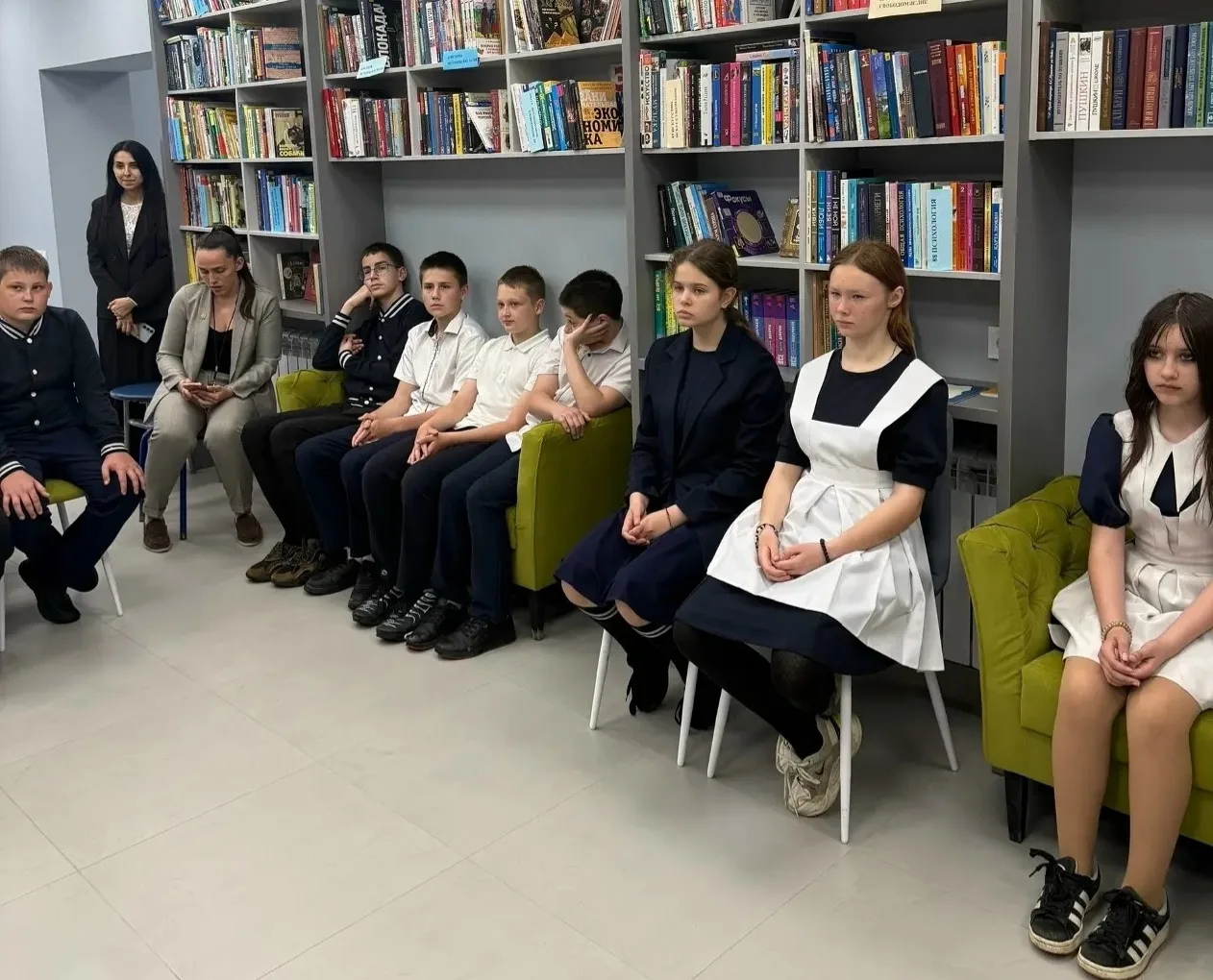 В библиотеке станицы Динской прошел открытый диалог на важную тему: «Экстремизм, или вербовка в соци
