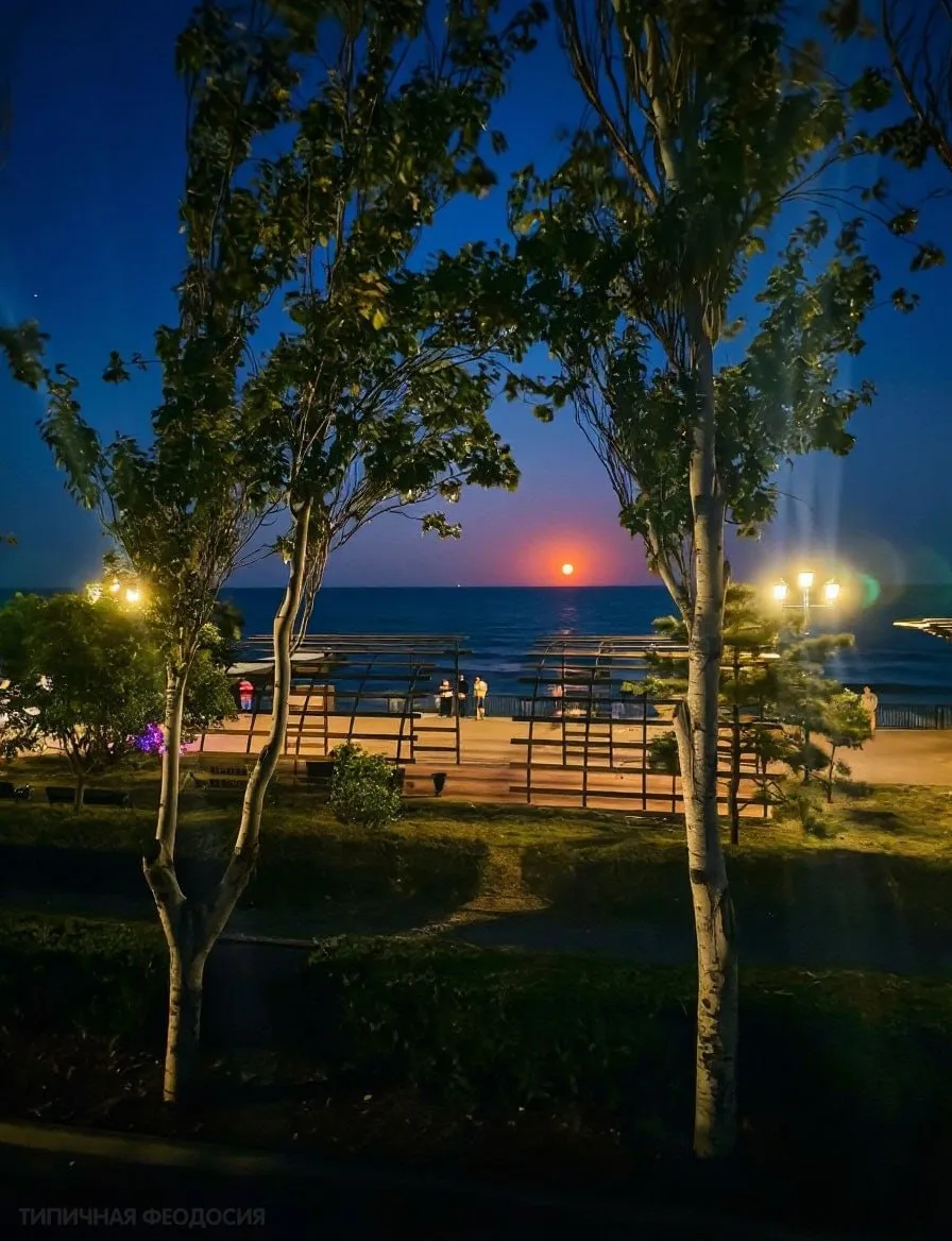 🌅 Вечерняя Феодосия